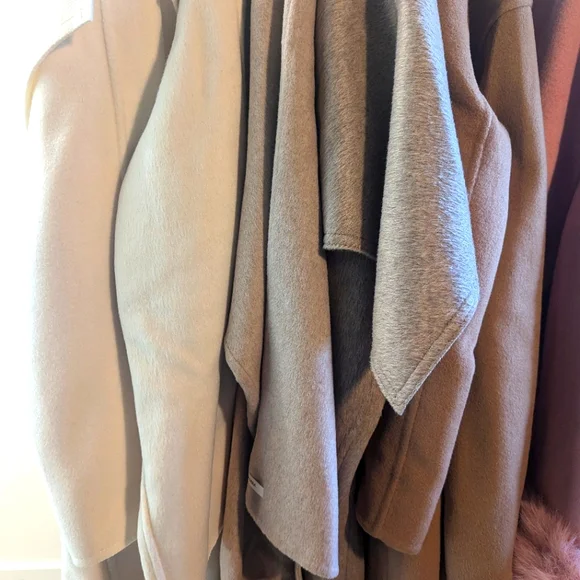 🎀 Winter Coat 🎀 white wrapped coat with belt - Picture 12 of 13